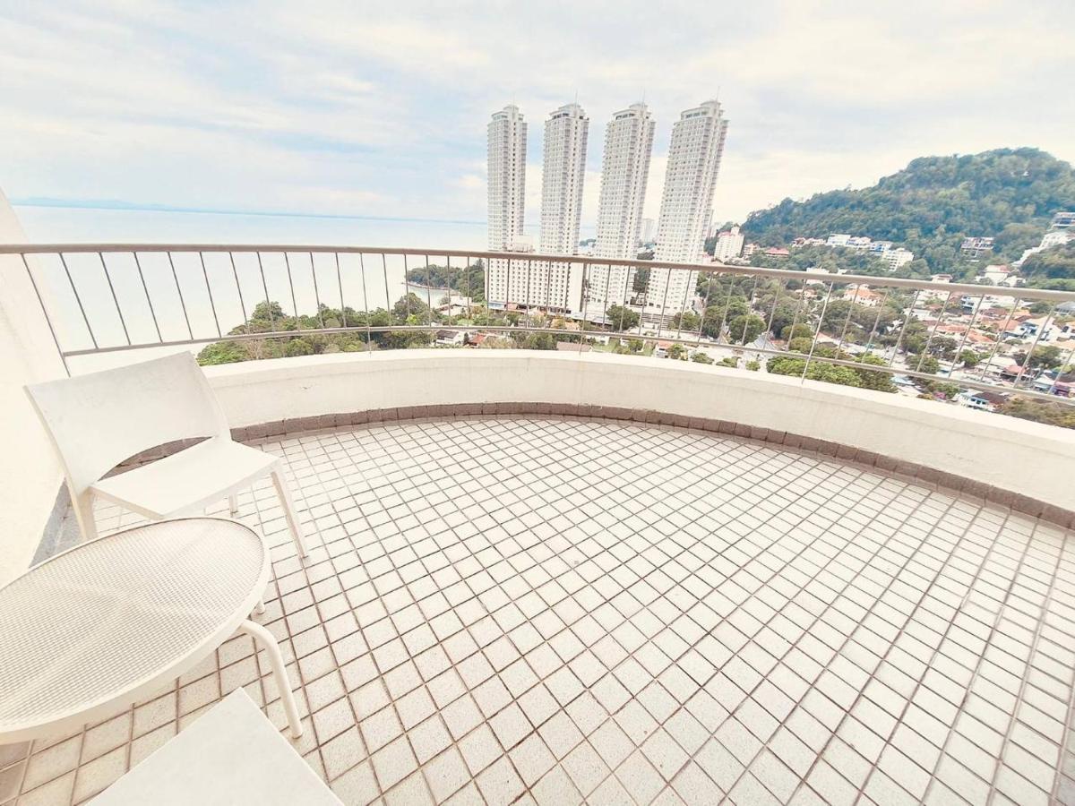 Romantic Couple Suite + Beach-Front Balcony Tanjung Bungah  Luaran gambar