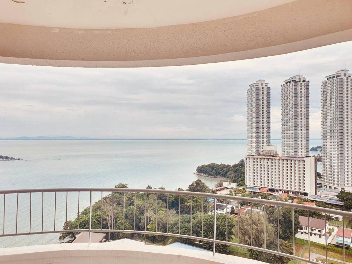 Romantic Couple Suite + Beach-Front Balcony Tanjung Bungah  Luaran gambar