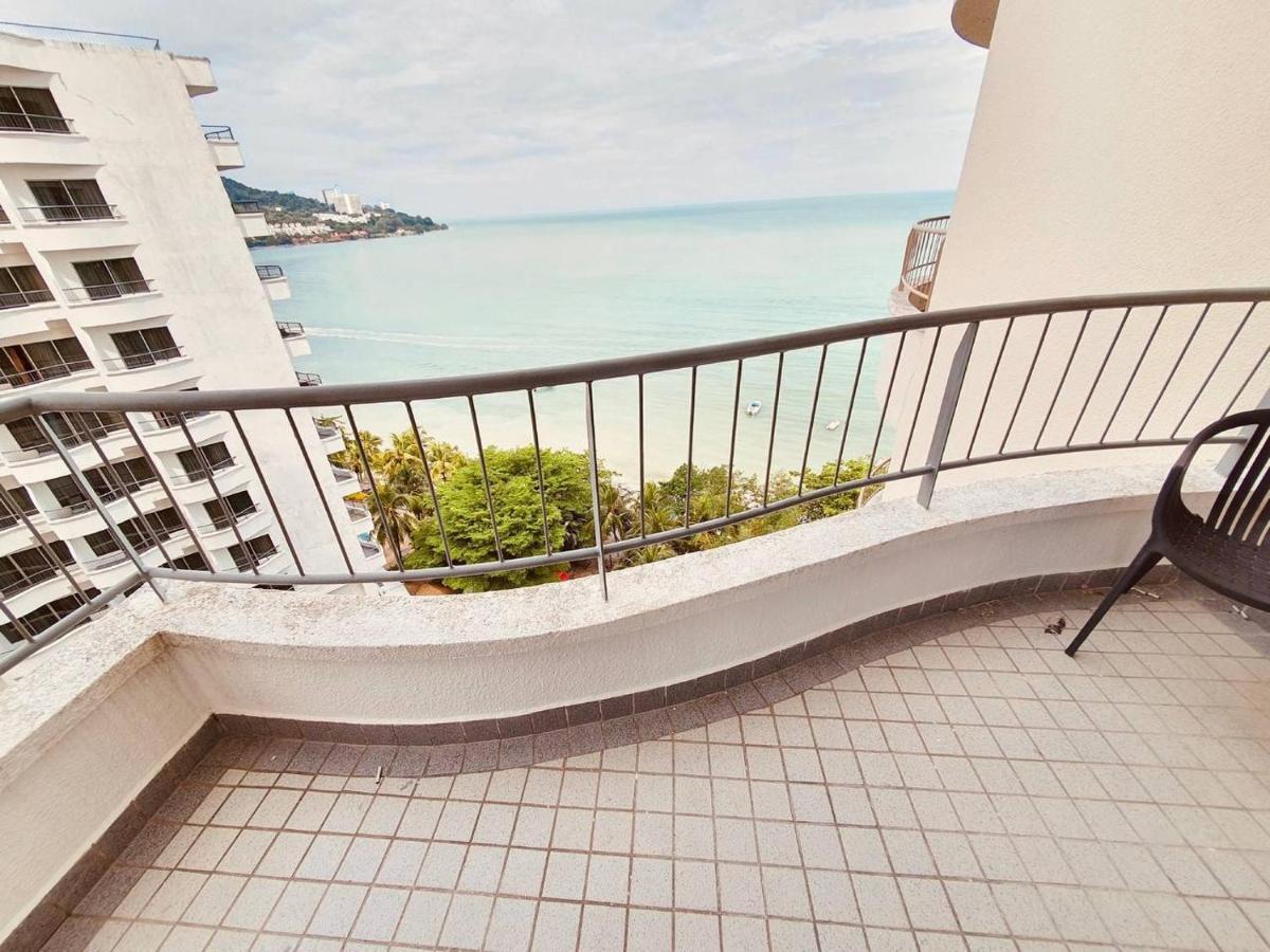 Romantic Couple Suite + Beach-Front Balcony Tanjung Bungah  Luaran gambar