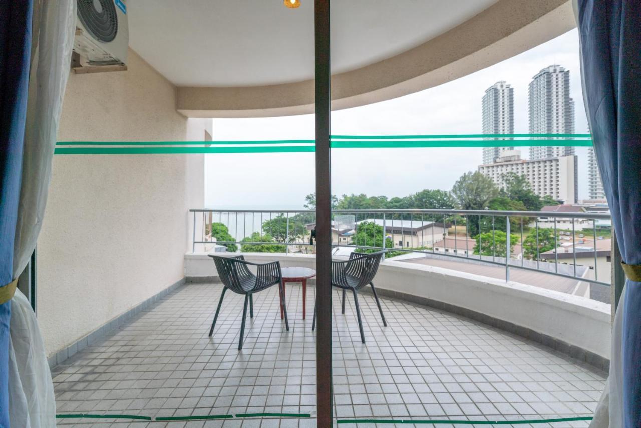 Romantic Couple Suite + Beach-Front Balcony Tanjung Bungah  Luaran gambar