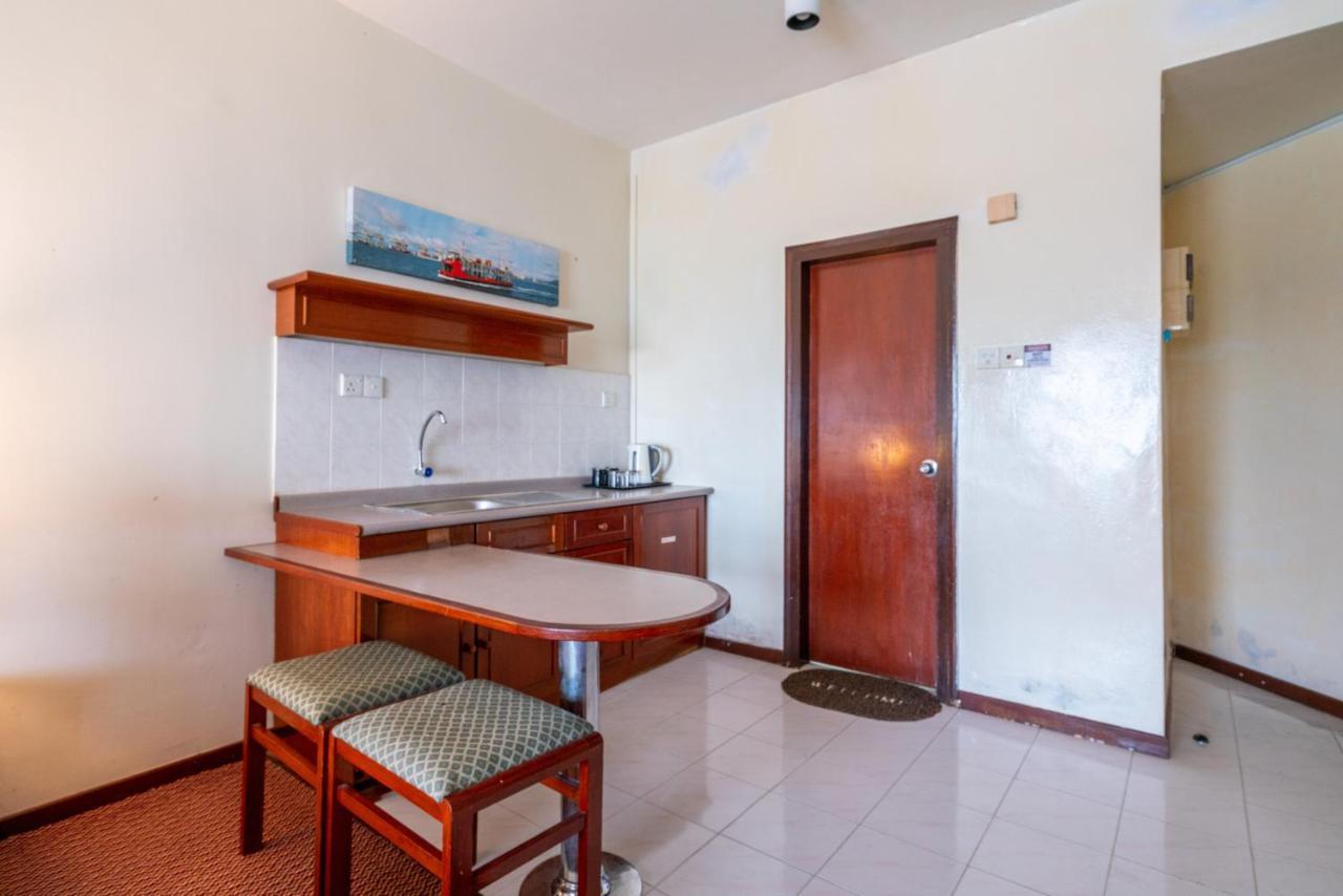 Romantic Couple Suite + Beach-Front Balcony Tanjung Bungah  Luaran gambar