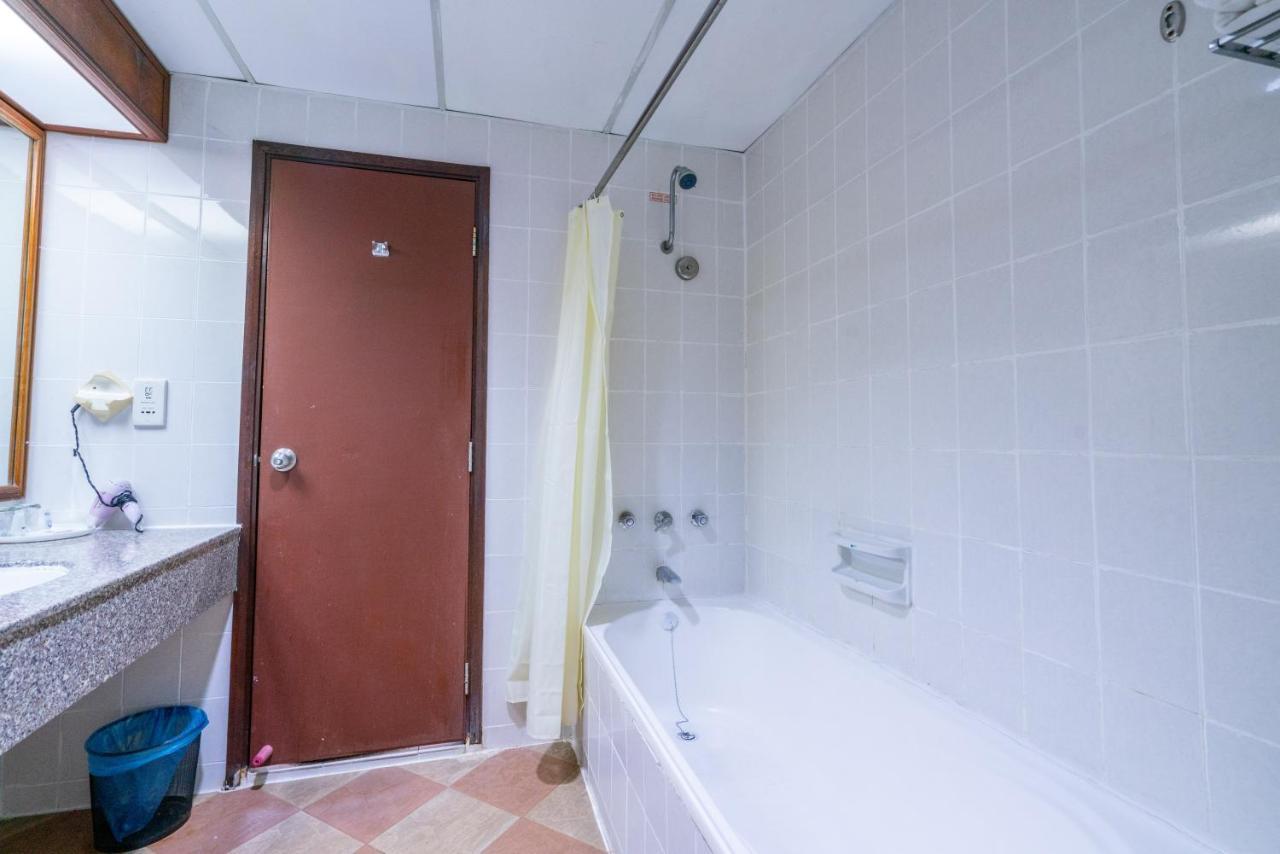 Romantic Couple Suite + Beach-Front Balcony Tanjung Bungah  Luaran gambar