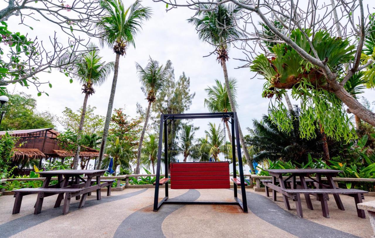 Romantic Couple Suite + Beach-Front Balcony Tanjung Bungah  Luaran gambar