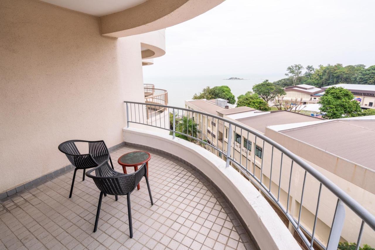 Romantic Couple Suite + Beach-Front Balcony Tanjung Bungah  Luaran gambar