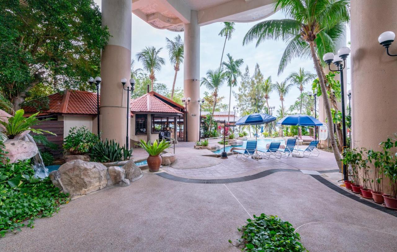 Romantic Couple Suite + Beach-Front Balcony Tanjung Bungah  Luaran gambar
