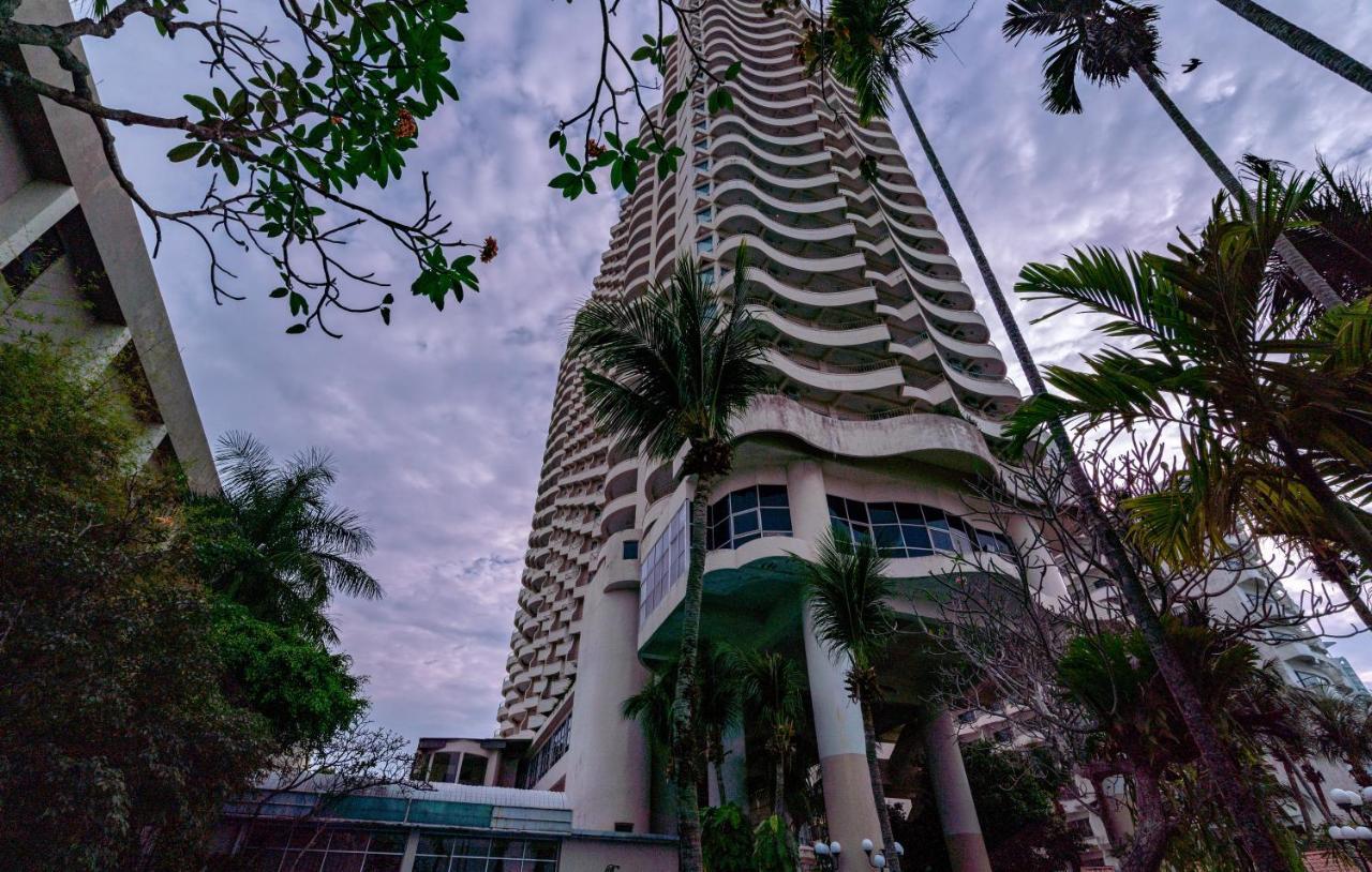 Romantic Couple Suite + Beach-Front Balcony Tanjung Bungah  Luaran gambar